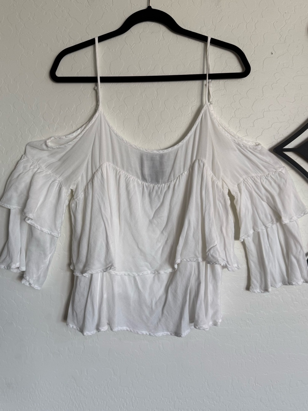 YOUNG FABULOUS & BROKE YFB Tiered Cold Shoulder Top M White Rayon Jersey